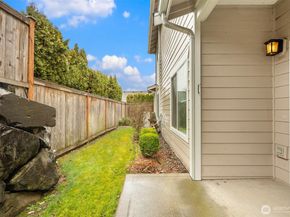 10700 SE 260th Street E103, Kent WA 98030