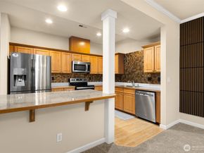 10700 SE 260th Street E103, Kent WA 98030