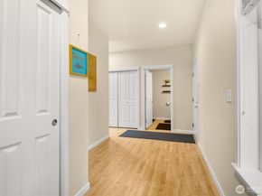 10700 SE 260th Street E103, Kent WA 98030