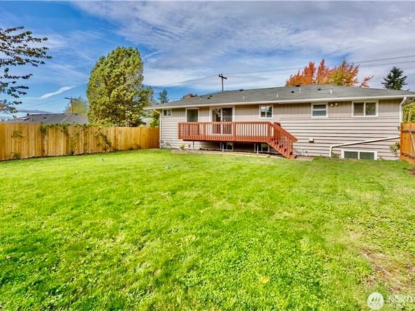 2241 S 252nd Street, Des Moines WA 98198