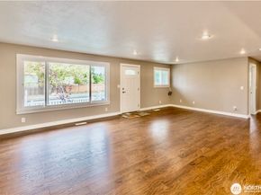 2241 S 252nd Street, Des Moines WA 98198