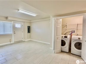 2241 S 252nd Street, Des Moines WA 98198