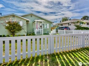 2241 S 252nd Street, Des Moines WA 98198