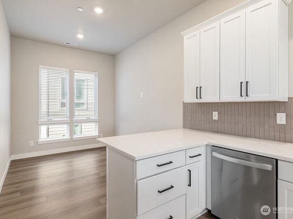 6611 S 128th Street, Seattle WA 98178