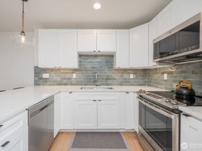 3015 61st Avenue SW B, Seattle WA 98116