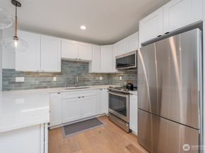 3015 61st Avenue SW B, Seattle WA 98116