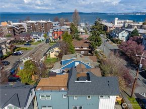 3015 61st Avenue SW B, Seattle WA 98116