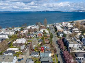 3015 61st Avenue SW B, Seattle WA 98116