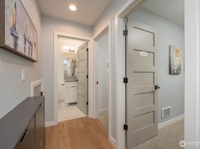 3015 61st Avenue SW B, Seattle WA 98116