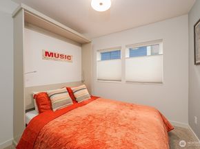 3015 61st Avenue SW B, Seattle WA 98116