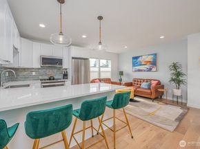 3015 61st Avenue SW B, Seattle WA 98116