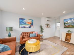 3015 61st Avenue SW B, Seattle WA 98116