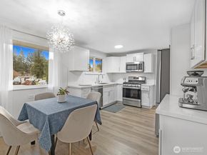 1615 N 196th Place, Shoreline WA 98133
