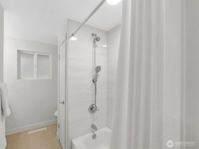 1615 N 196th Place, Shoreline WA 98133