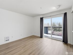 15711 Waynita NE H301, Bothell WA 98011