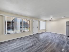 748 S Cloverdale Street Unit 6, Seattle WA 98108