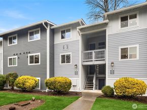 14006 NE 181st Place B205, Woodinville WA 98072