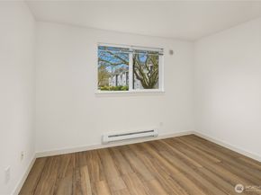 14006 NE 181st Place B205, Woodinville WA 98072