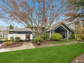 14006 NE 181st Place B205, Woodinville WA 98072