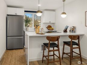 14006 NE 181st Place B205, Woodinville WA 98072
