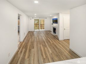 14006 NE 181st Place B205, Woodinville WA 98072