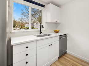 14006 NE 181st Place B205, Woodinville WA 98072