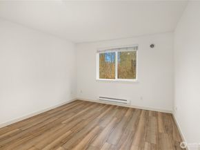14006 NE 181st Place B205, Woodinville WA 98072