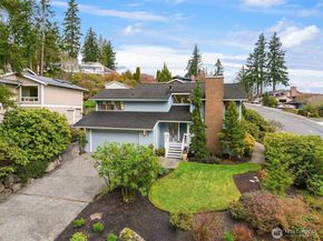 18430 NE 15th Place, Bellevue WA 98008