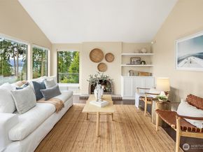 18430 NE 15th Place, Bellevue WA 98008