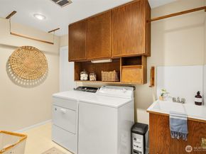 18430 NE 15th Place, Bellevue WA 98008