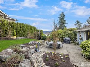 18430 NE 15th Place, Bellevue WA 98008