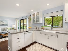 18430 NE 15th Place, Bellevue WA 98008