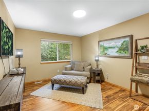 115 170th Street SE, Bothell WA 98012