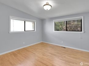 9220 10th Avenue SW, Seattle WA 98106