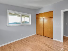 9220 10th Avenue SW, Seattle WA 98106