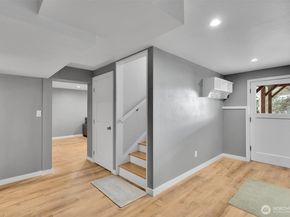 9220 10th Avenue SW, Seattle WA 98106