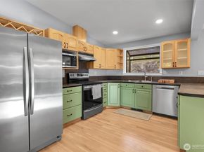 9220 10th Avenue SW, Seattle WA 98106