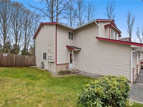 126 W Casino Road 5, Everett WA 98204