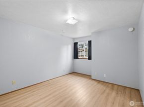 126 W Casino Road 5, Everett WA 98204