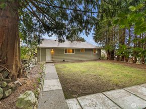 2108 E 24th Street, Bremerton WA 98310