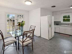 1564 NE Serpentine Place, Shoreline WA 98155