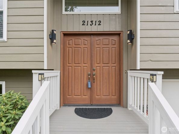21312 NE 60th Place, Redmond WA 98053