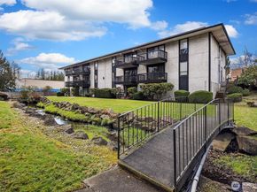 19411 56th Avenue W 218, Lynnwood WA 98036