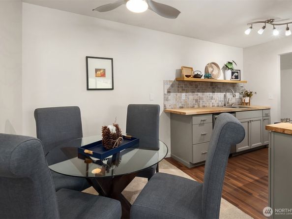 19411 56th Avenue W 218, Lynnwood WA 98036