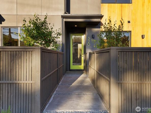 3204 33rd Avenue S, Seattle WA 98144
