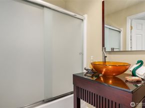 1320 N 38 Street, Renton WA 98056