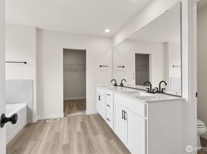 2037 NE Norseman Way, Poulsbo WA 98370