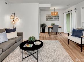 9517 NE 180th Street B203, Bothell WA 98011