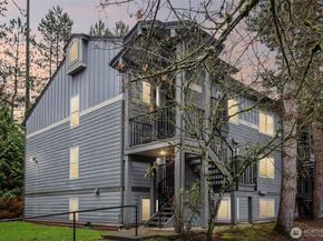 11103 NE 124th Lane B205, Kirkland WA 98034