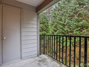 11103 NE 124th Lane B205, Kirkland WA 98034